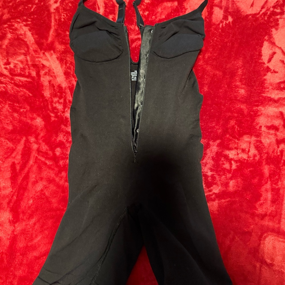 WHEN STYLE MEETS
COMPRESSION